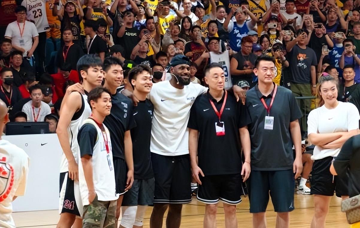 世界杯官方直播软件下载-意外！为何韦世豪在邵佳一国足三场热身赛一球未进，原因找到了